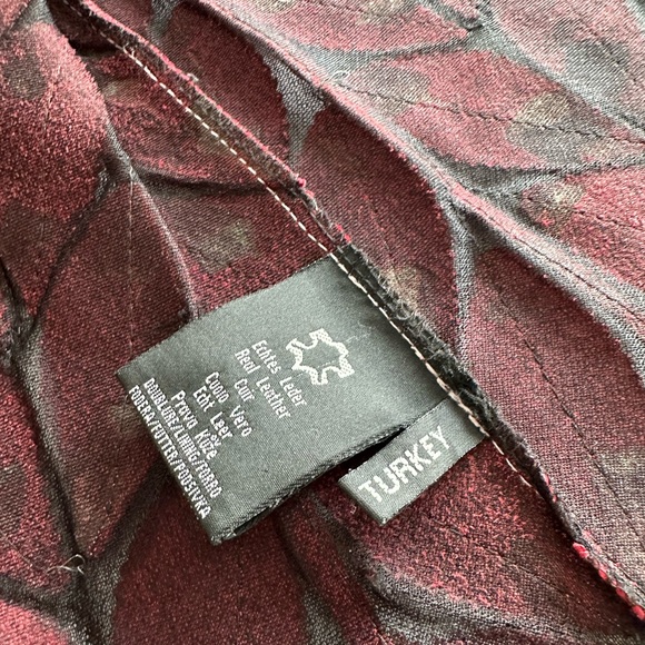 Red Leaf Leather Jacket Woman Zip Genuine Lambskin
Lightweight Meshed Tulle - Picture 6 of 7